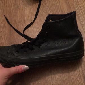 Black leather converse